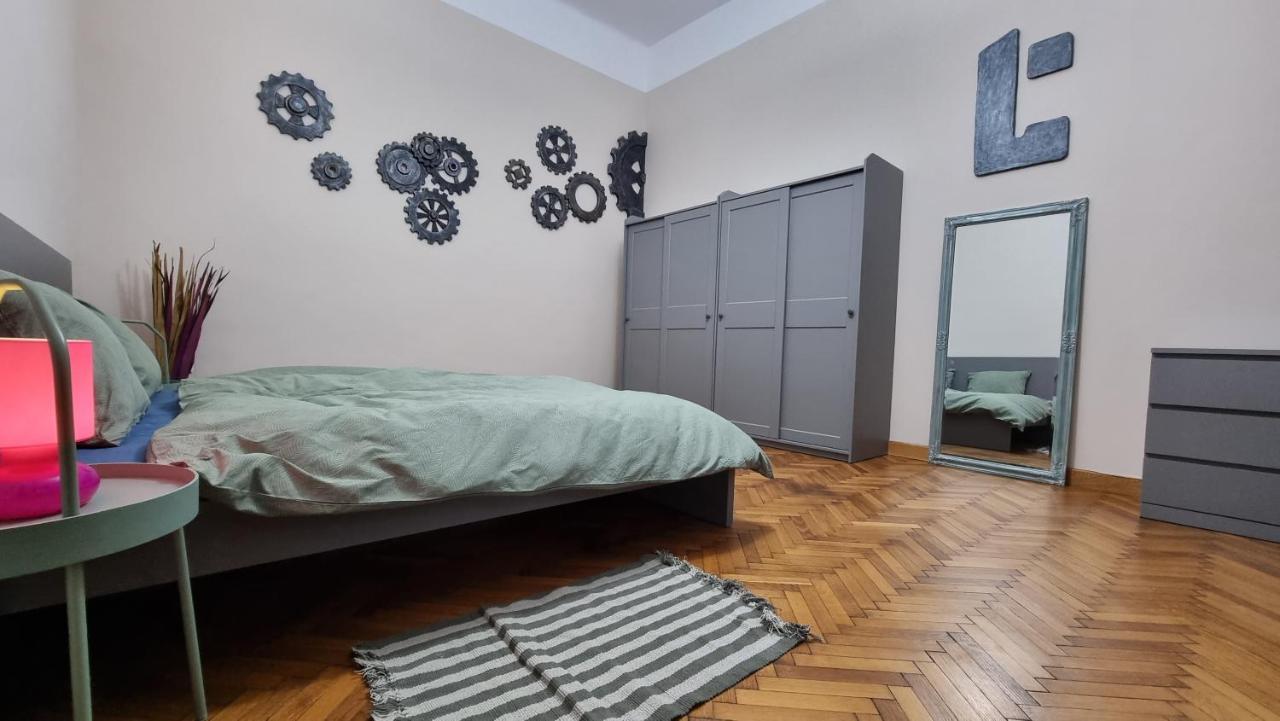 Neuhausz Suite - Ultracentral Timişoara Buitenkant foto