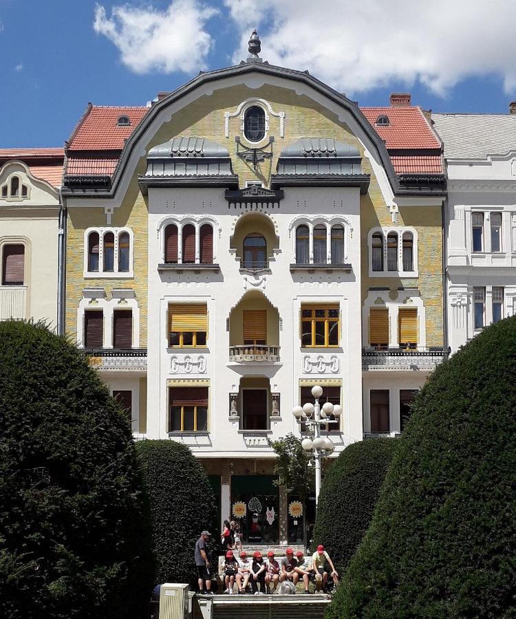 Neuhausz Suite - Ultracentral Timişoara Buitenkant foto