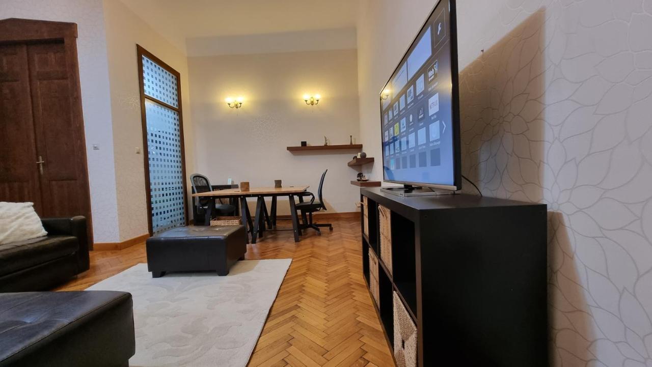 Neuhausz Suite - Ultracentral Timişoara Buitenkant foto